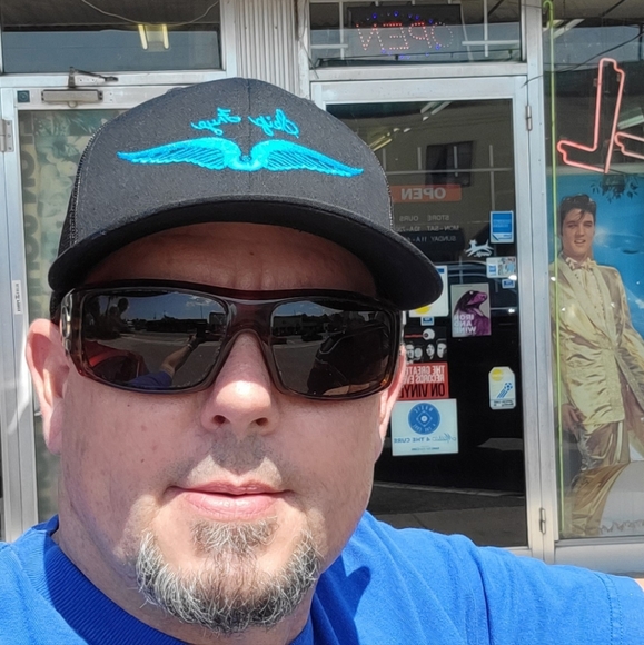 Meet your Posher, Ryon - Picture 4 of 16